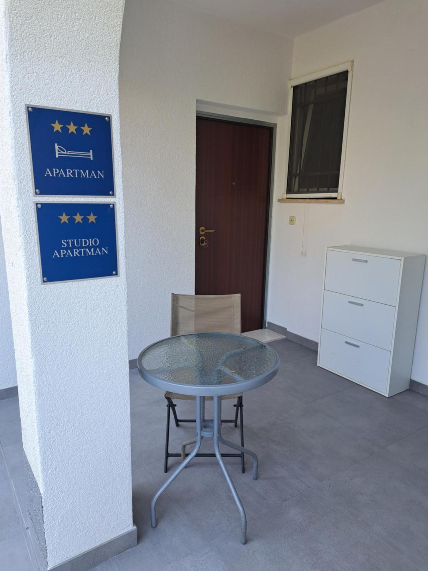 Apartment Elinor 2 Ровинь Экстерьер фото